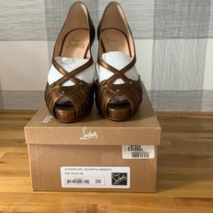 Christian Louboutin metallic peep toe pump 36